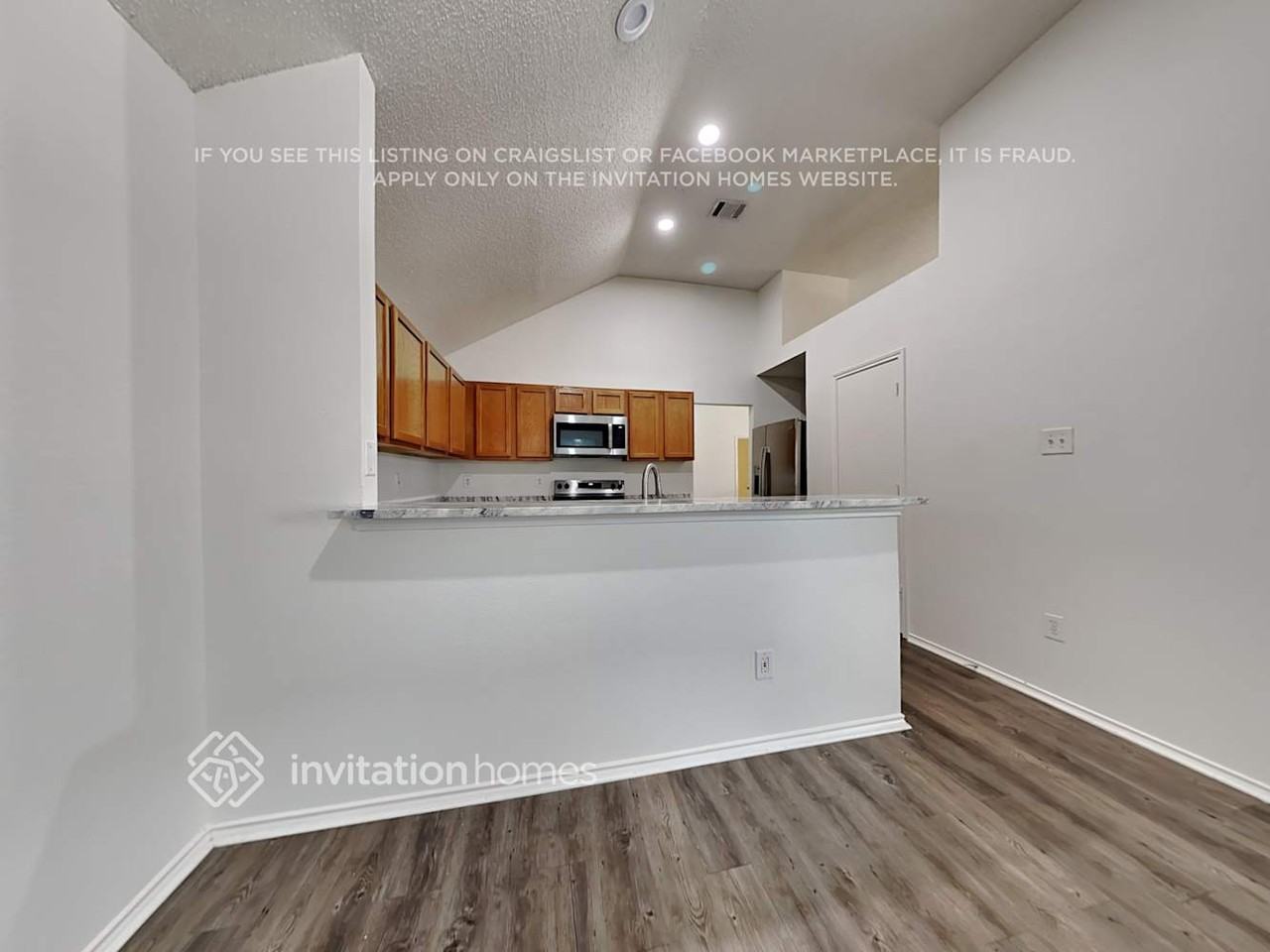 2107 Camelot Dr - Photo 7 of 23