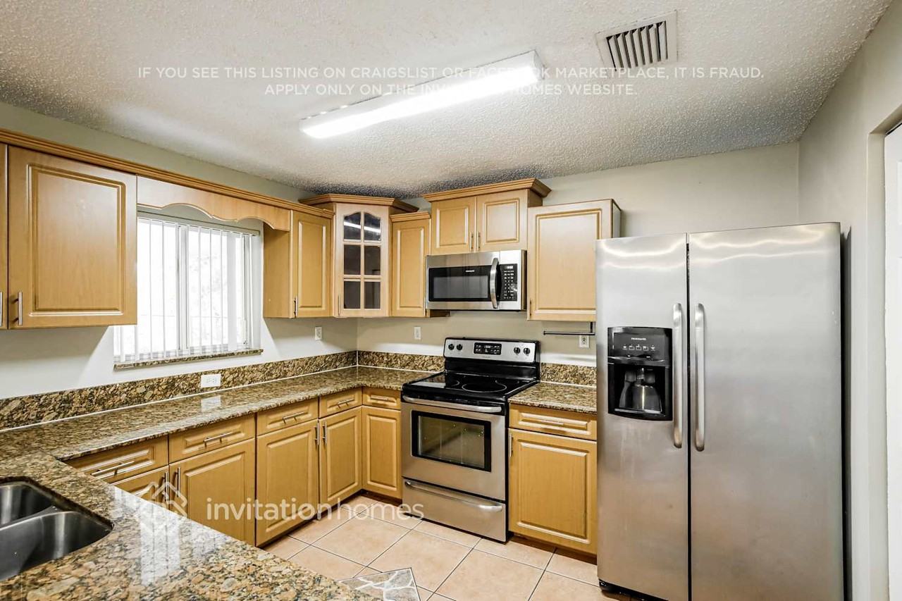 2300 Sw 106th Ave - Photo 7 of 18