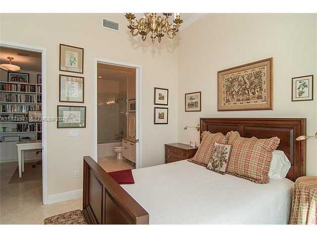 185 Southwest 7th Street #4404