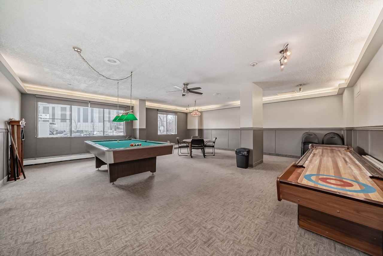 Crescent Place - Photo 6 of 25