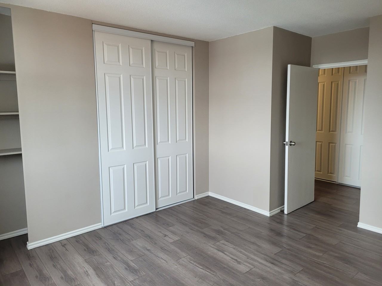 Crestview One Bedroom - Photo 5 of 19