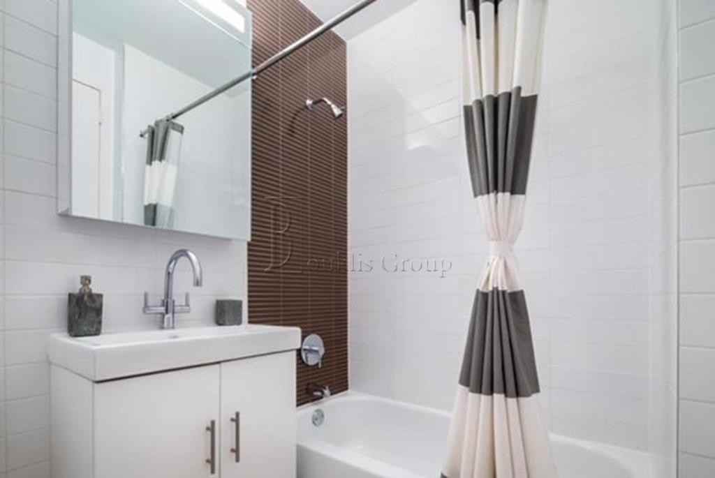 Exchange Pl #39-05 - Photo 7 of 7