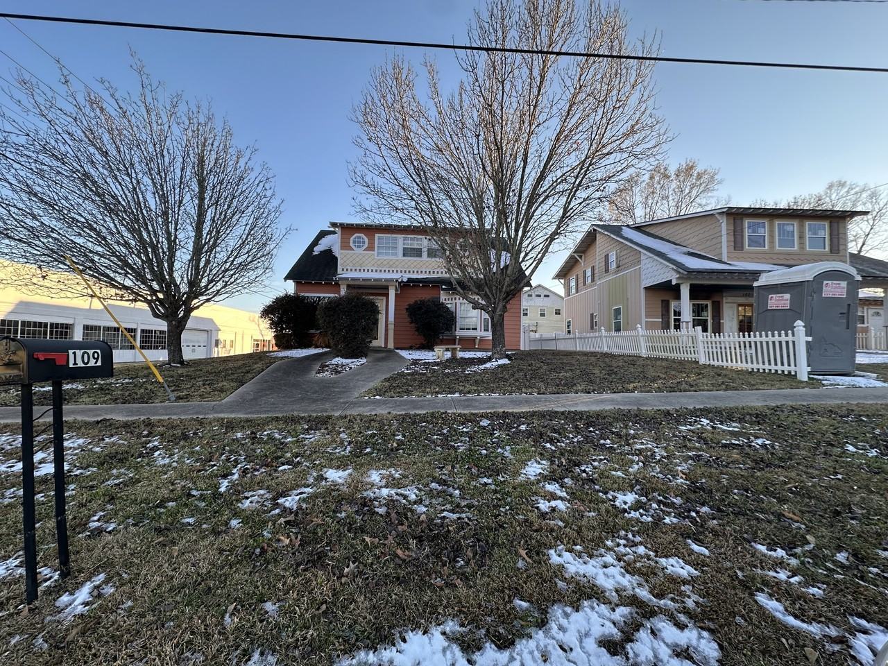 109 E North St #1 - Photo 2 of 32