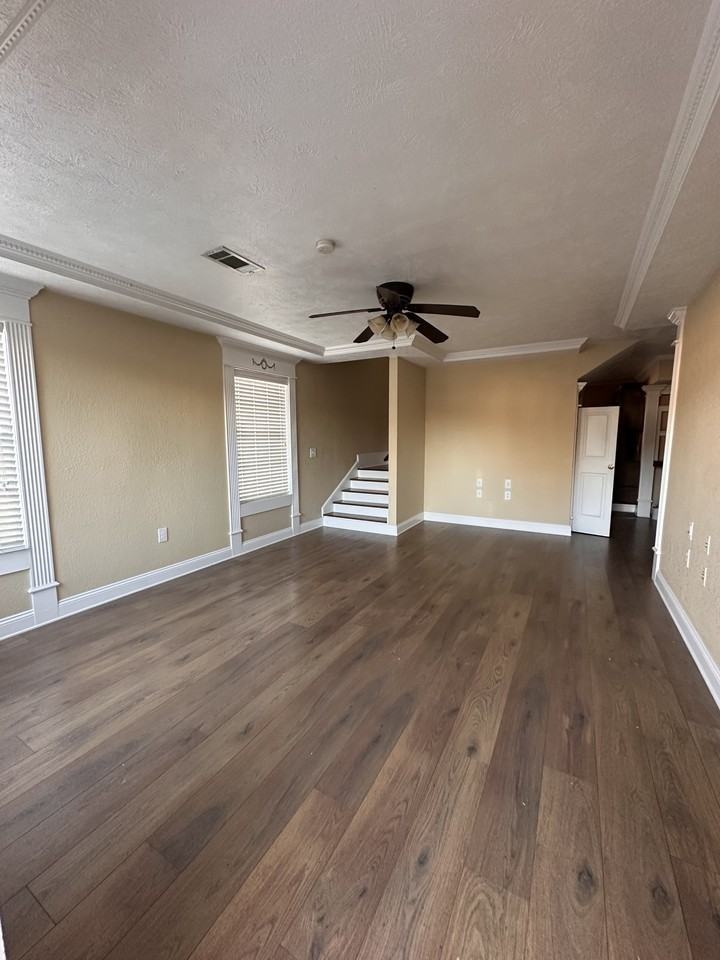 109 E North St #1 - Photo 4 of 32