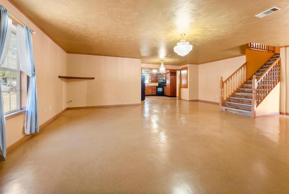 503 N 1st St #1 - Photo 2 of 13