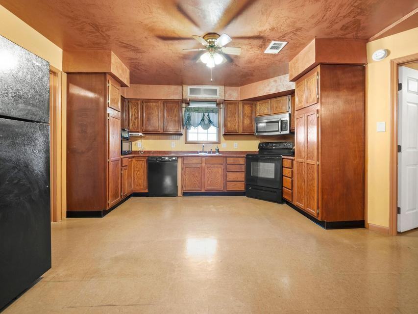 503 N 1st St #1 - Photo 3 of 13