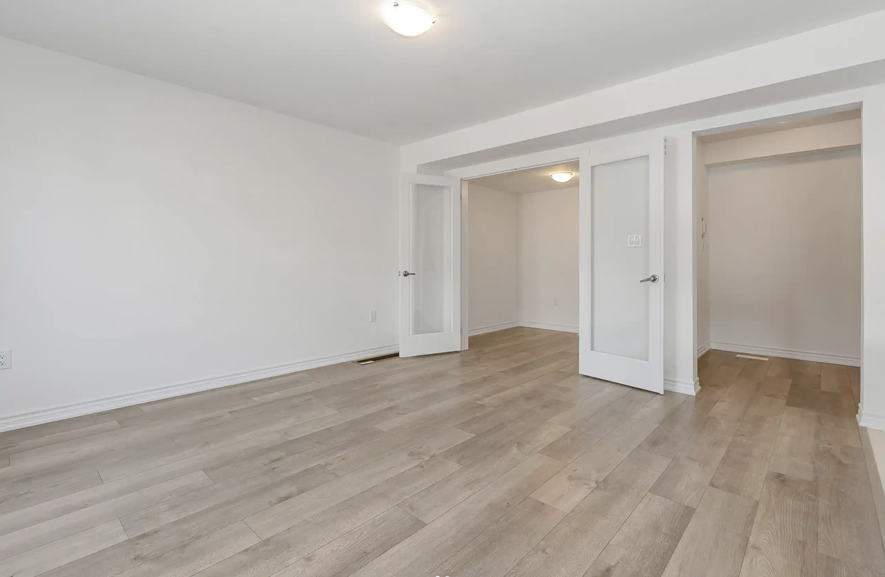 17 Wagon Ln, Barrie, ON L9J 0V3, Canada - Photo 5 of 22