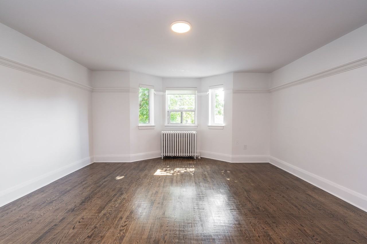 118 Roncesvalles Avenue - Photo 2 of 16