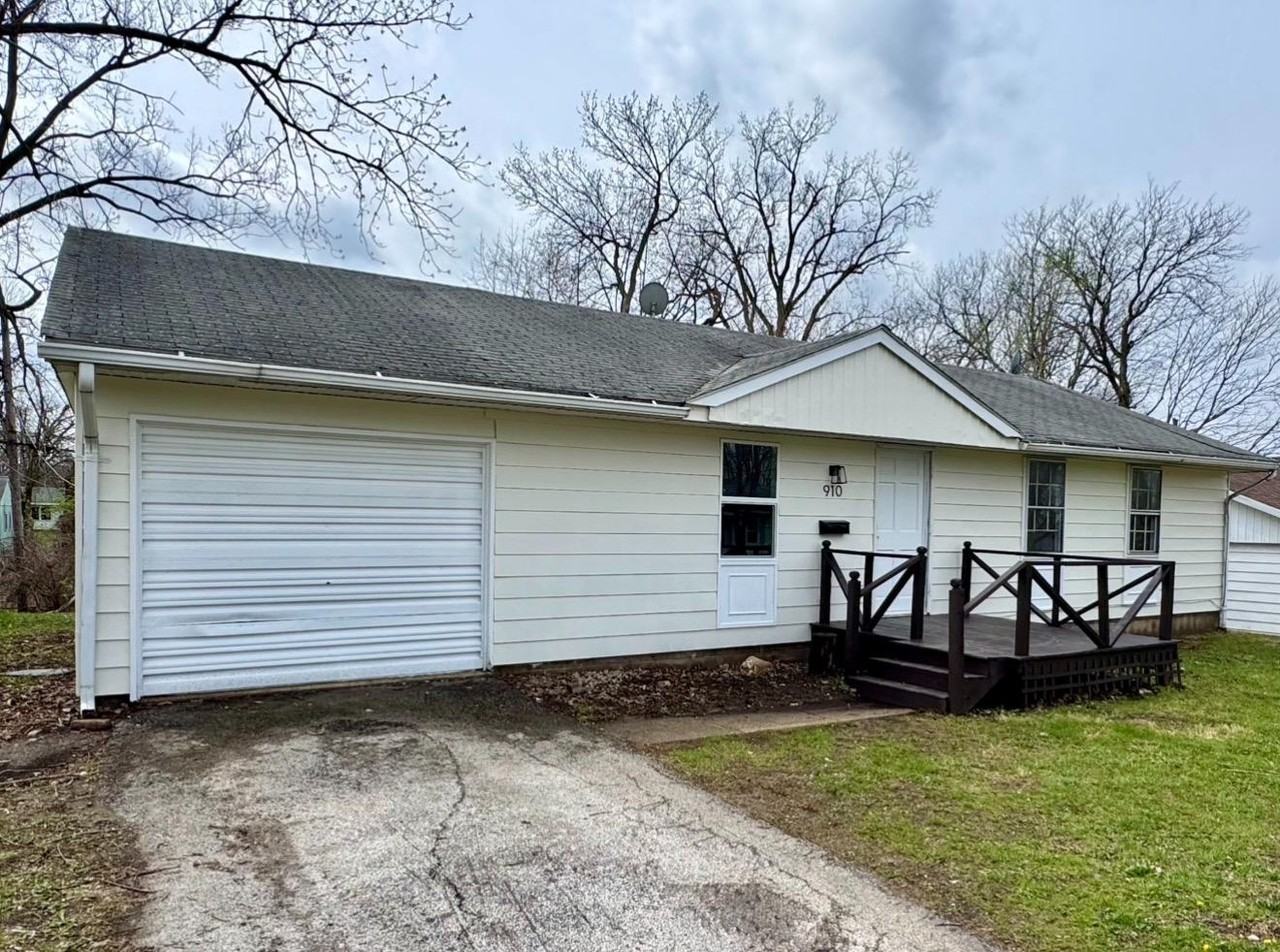 910 Skyline Dr - Photo 4 of 20