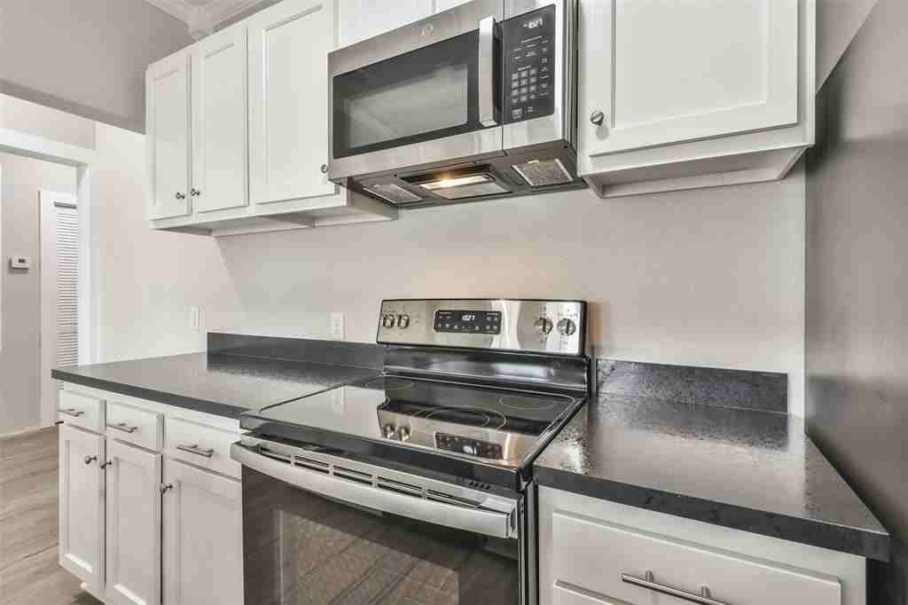 329 East Washington Avenue - Photo 6 of 10