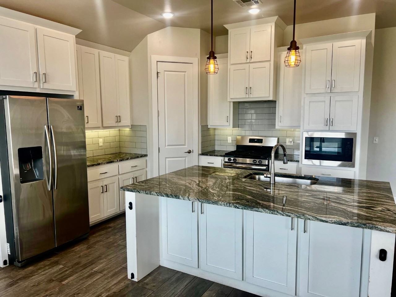 8212 Nw 151st St - Photo 2 of 20