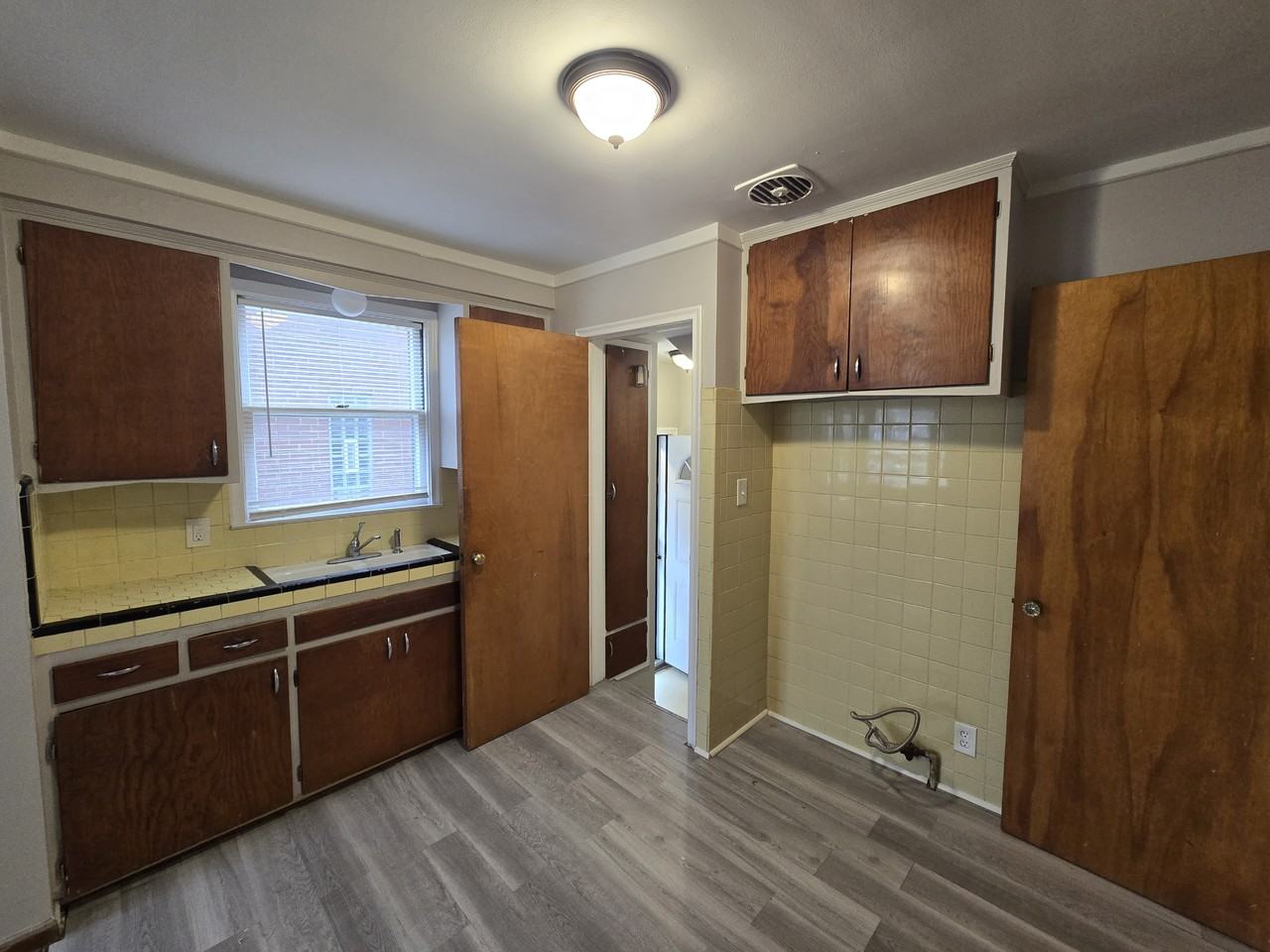 18947 Runyon St #1 - Photo 6 of 20