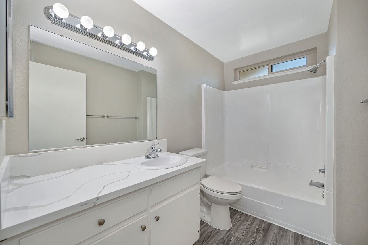 Joshua Tree Apartments - Photo 5 of 40