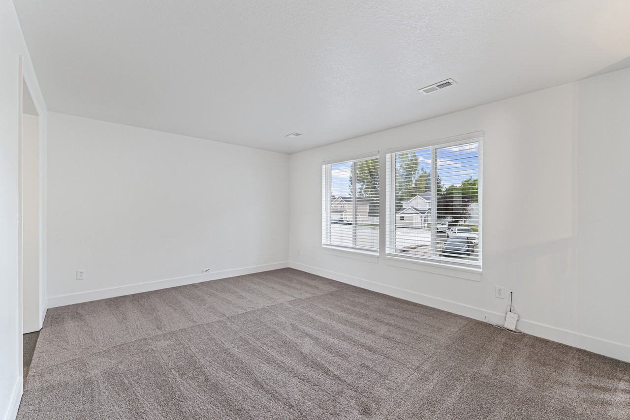 470 N 75 W #1 - Photo 2 of 34