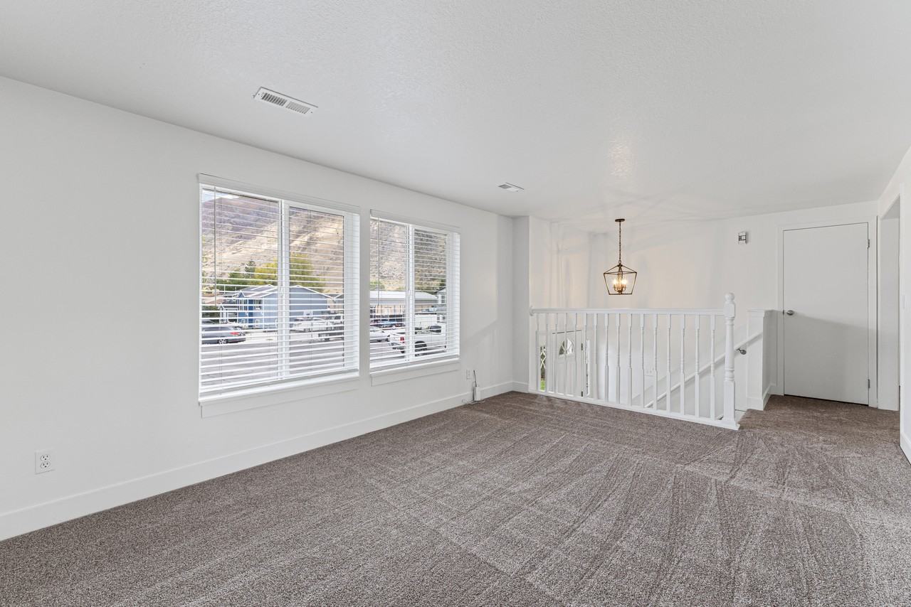 470 N 75 W #1 - Photo 3 of 34