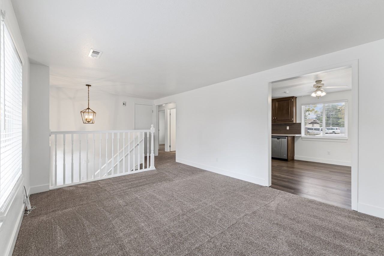 470 N 75 W #1 - Photo 5 of 34