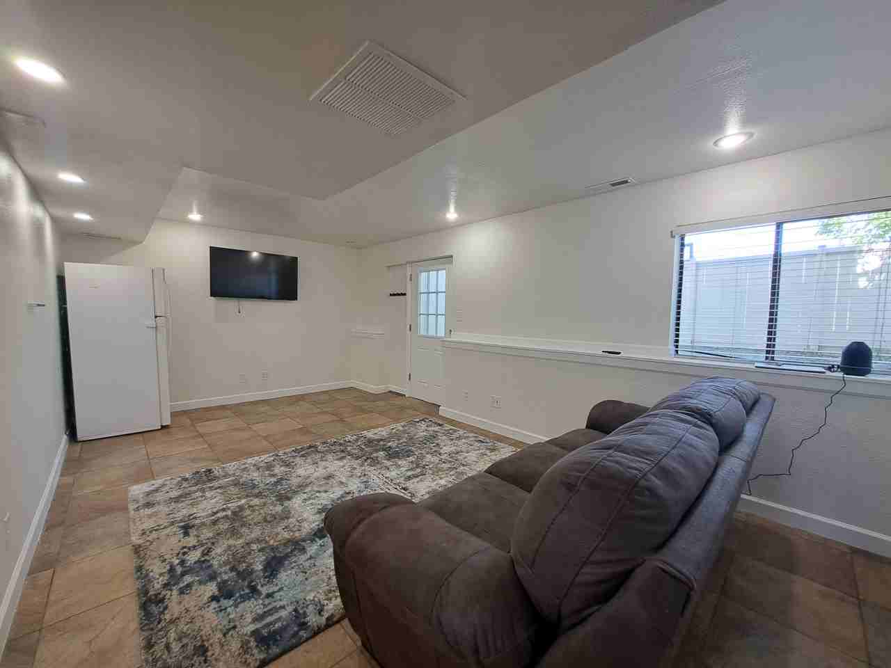 1492 W Parkside Dr #1 - Photo 6 of 39