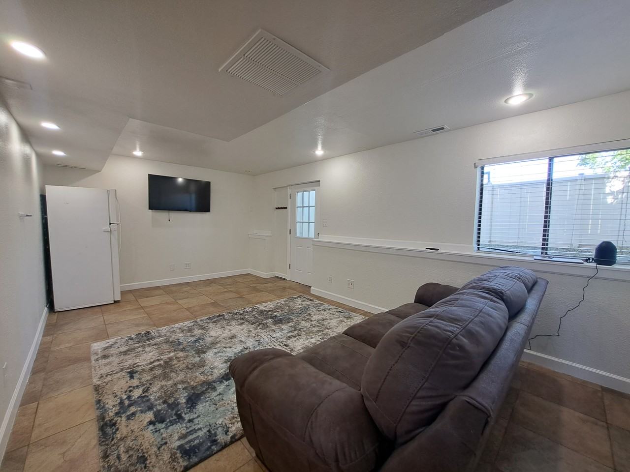 1492 W Parkside Dr #2 - Photo 6 of 39