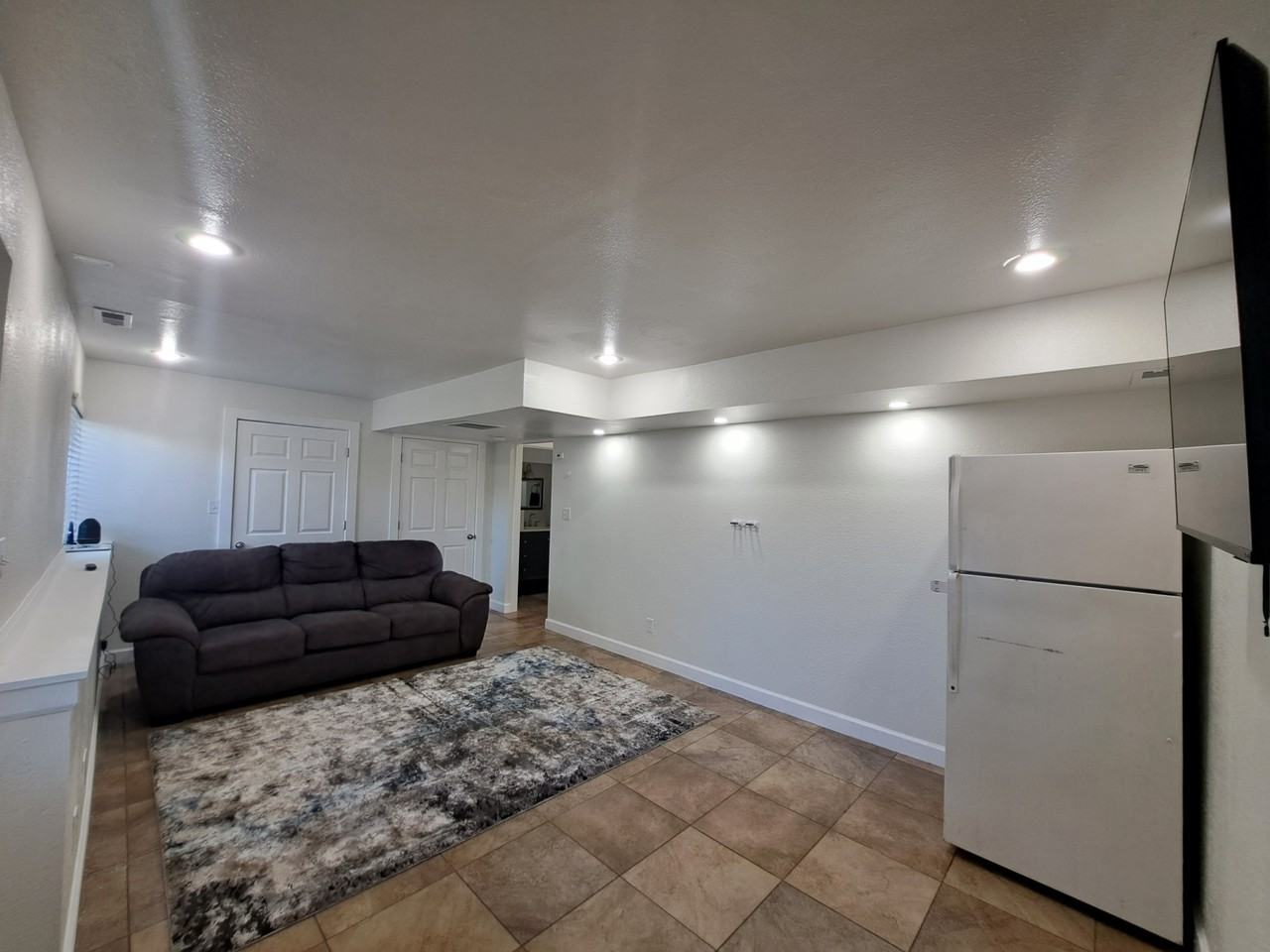1492 W Parkside Dr #2 - Photo 7 of 39