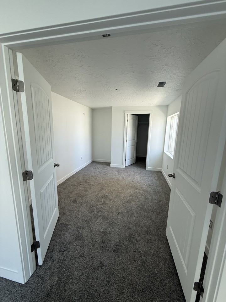 838 S Criddle Rd #1 - Photo 5 of 18