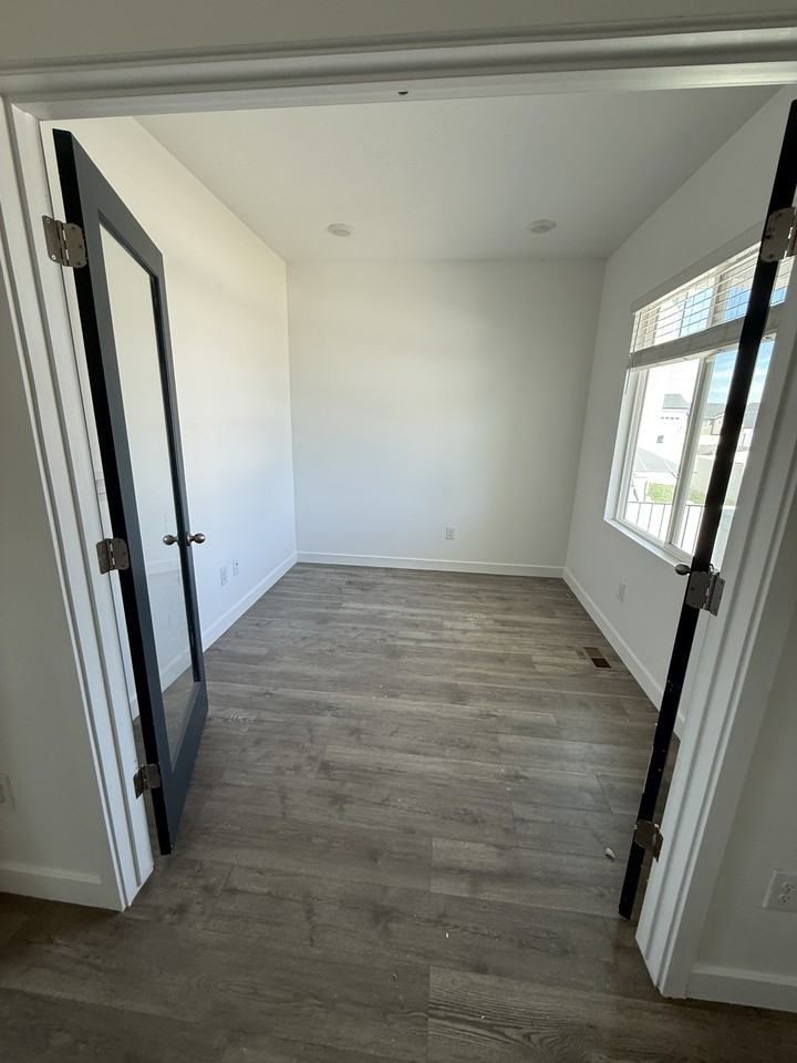 838 S Criddle Rd #1 - Photo 6 of 18