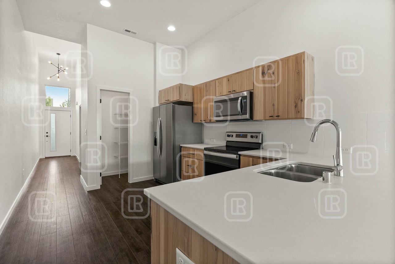 708 S Crescent Ln #1 - Photo 7 of 20