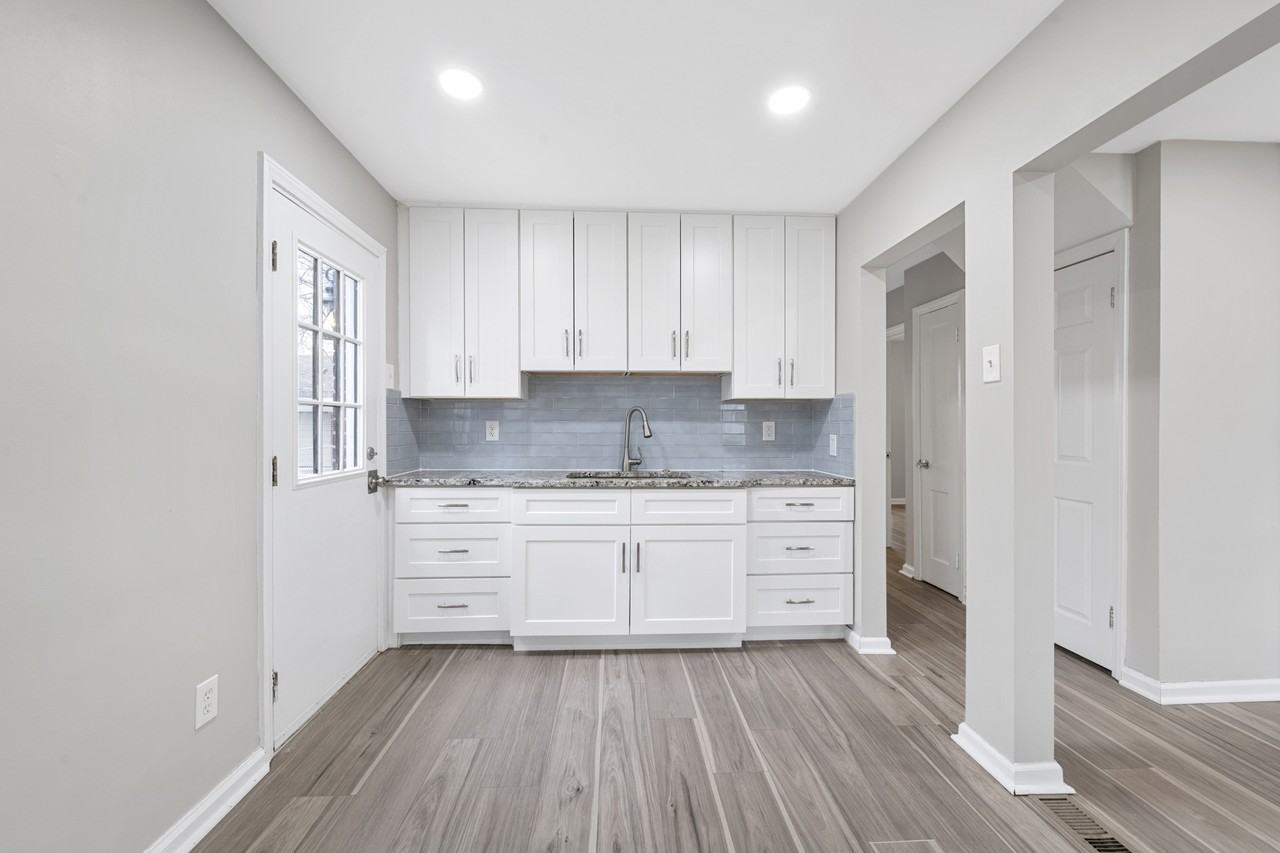 23737 Brittany Ave #1 - Photo 4 of 16