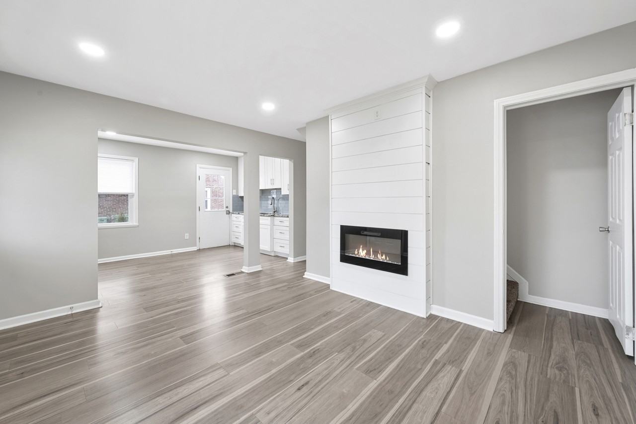 23737 Brittany Ave #1 - Photo 7 of 16