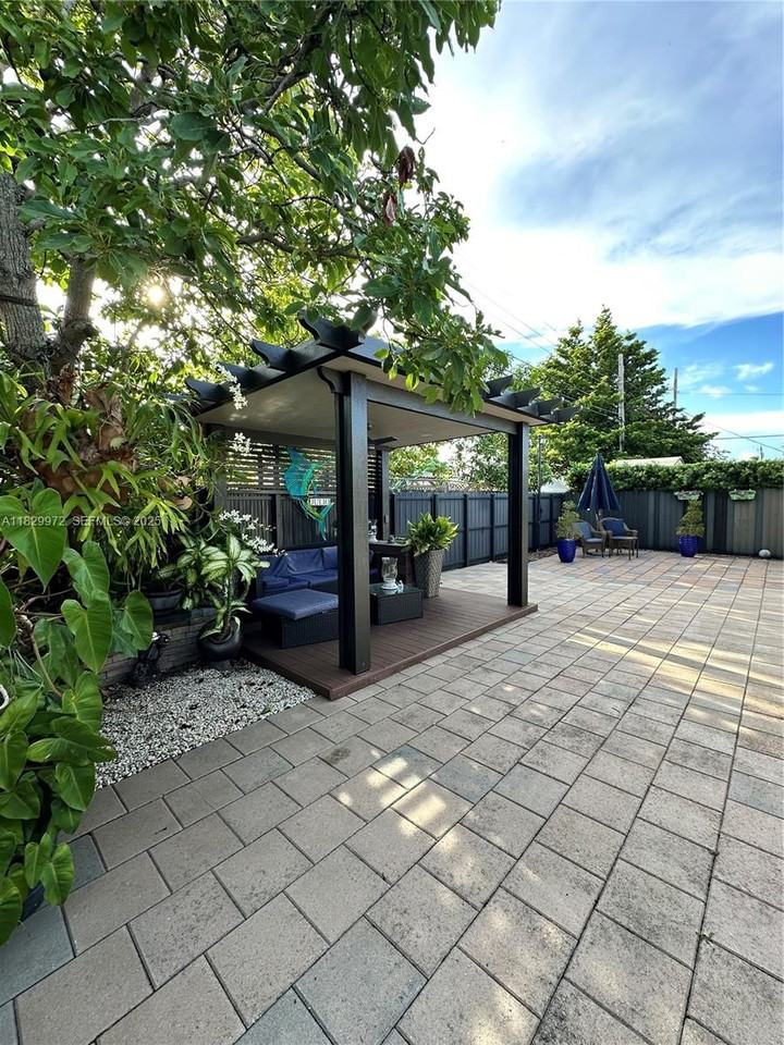 5010 East 1st Avenue #5010 - Photo 5 of 15