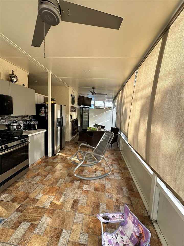 5010 East 1st Avenue #5010 - Photo 7 of 15