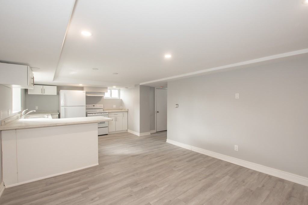 170 Southworth St N - Photo 4 of 18