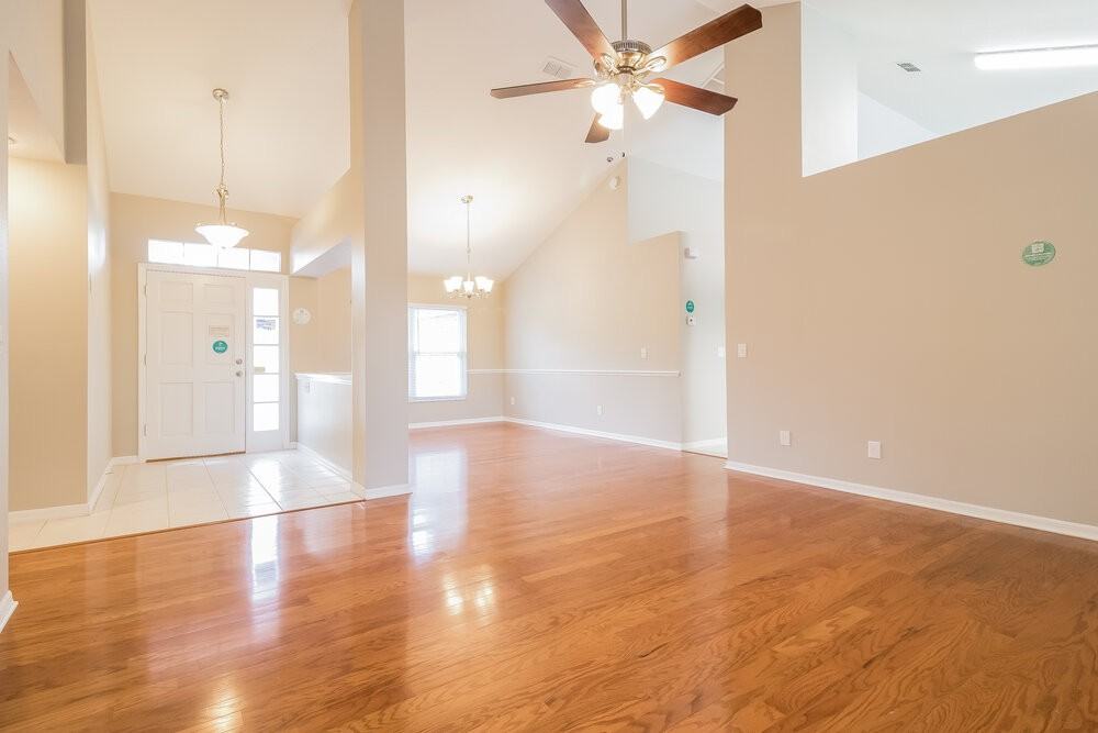 1230 Glenmore Dr - Photo 2 of 14