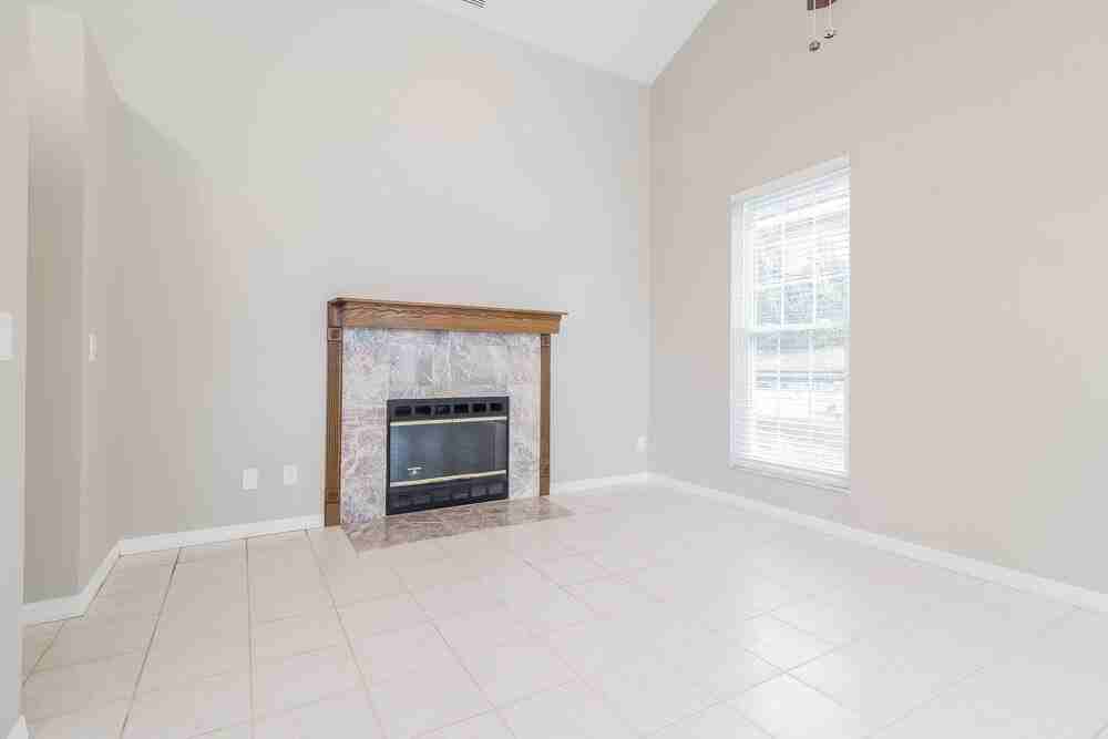 1230 Glenmore Dr - Photo 7 of 14