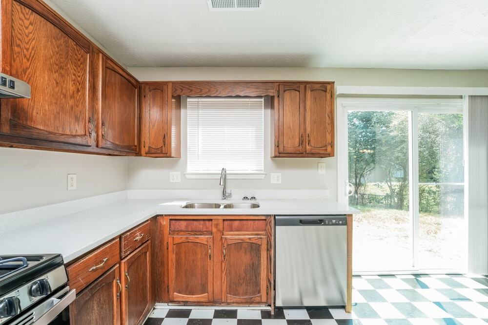 6164 Saint Christophers Ct - Photo 7 of 17