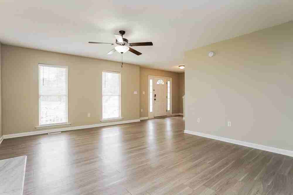 128 Pondfield Ct - Photo 4 of 17