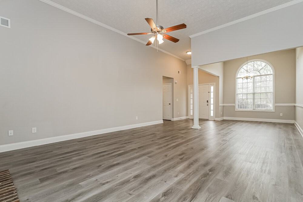 217 Whitney Ln - Photo 4 of 16