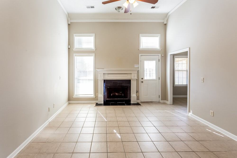 13073 Braybourne Pkwy - Photo 4 of 17