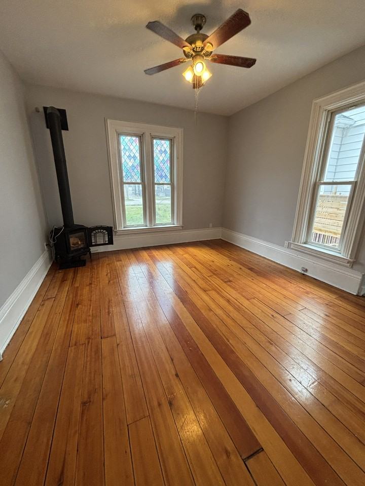 184 Christina St S #2 - Photo 7 of 8