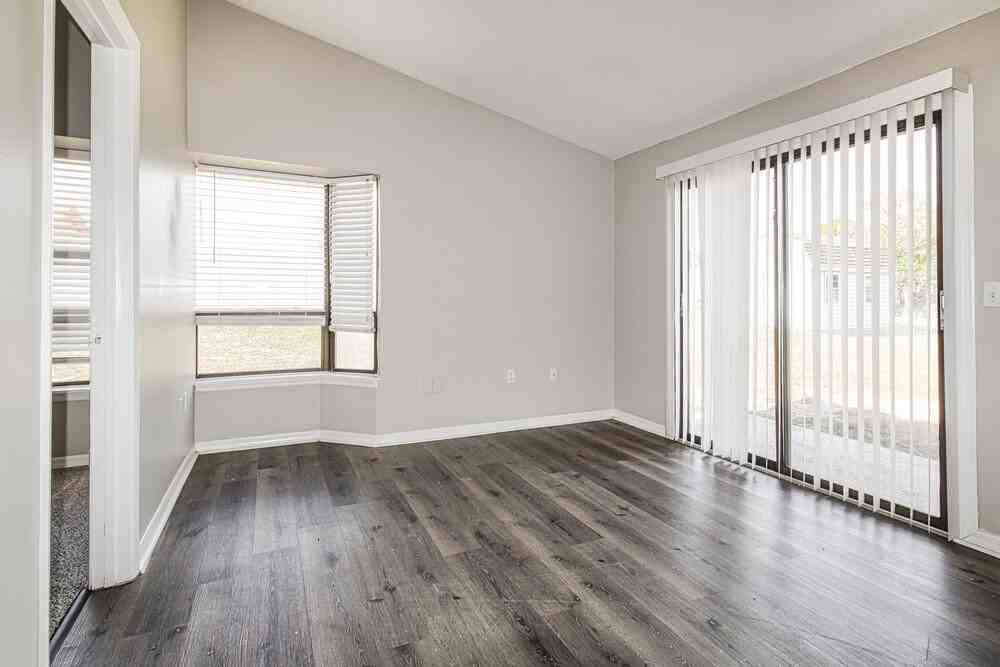 11171 Heathwood Ave - Photo 7 of 16