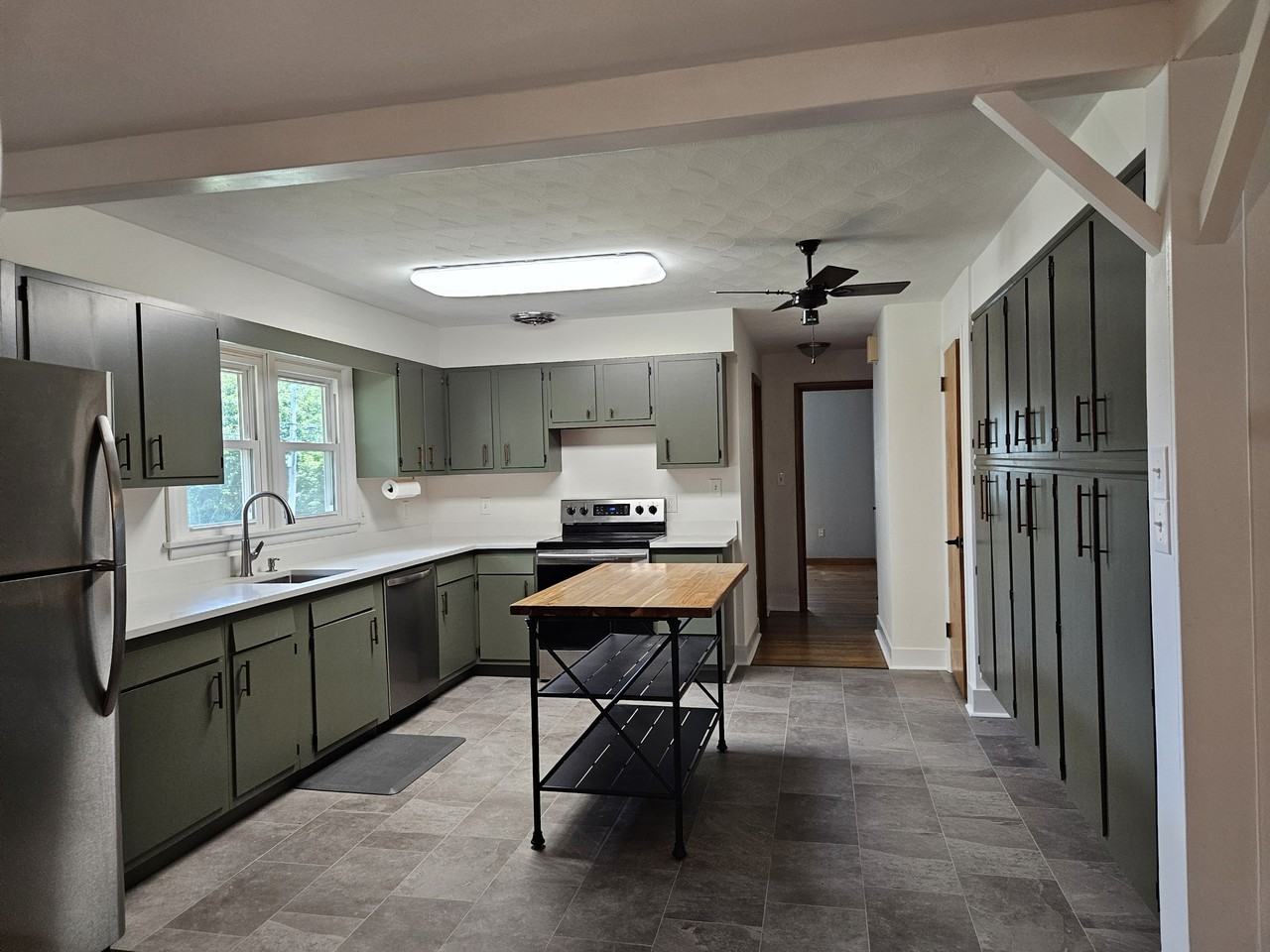 1307 Harris St #1 - Photo 4 of 17