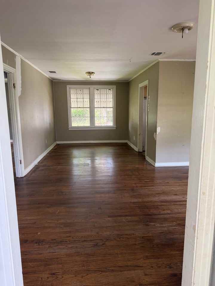 432 Waller Ave - Photo 5 of 13