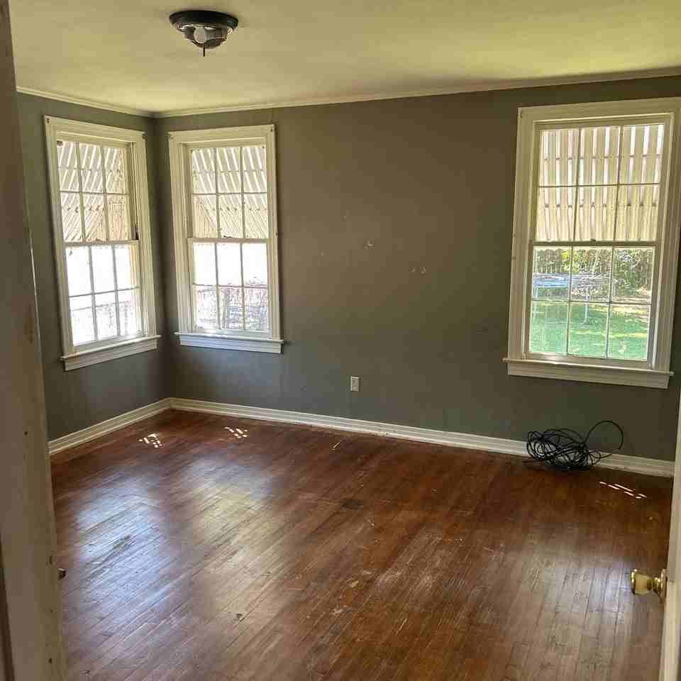 432 Waller Ave - Photo 6 of 13