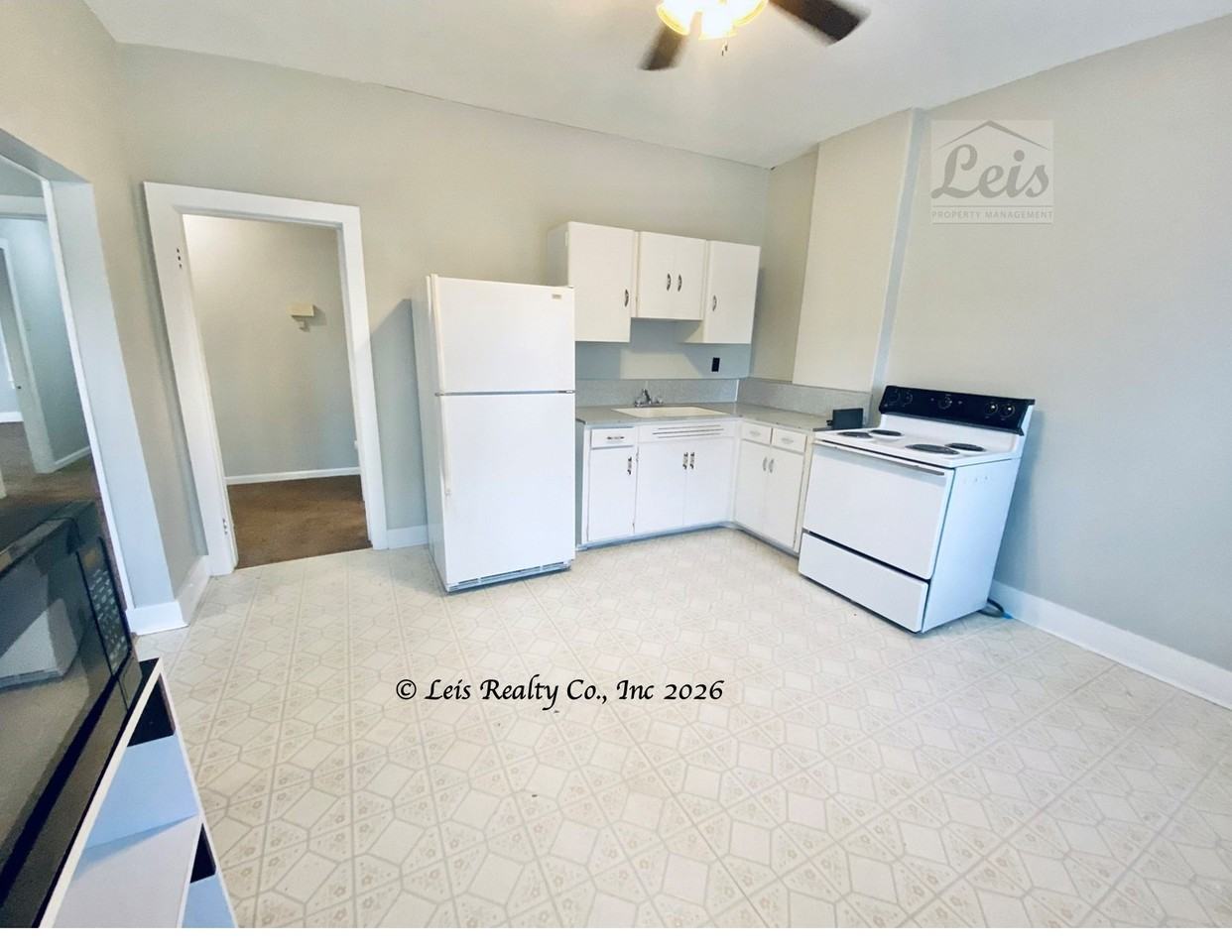 43 S Steffin St #1 - Photo 3 of 18