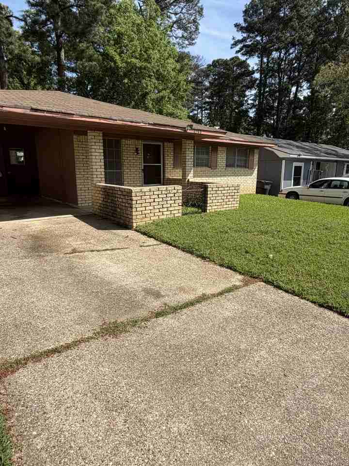 6308 Frondosa Dr - Photo 2 of 12