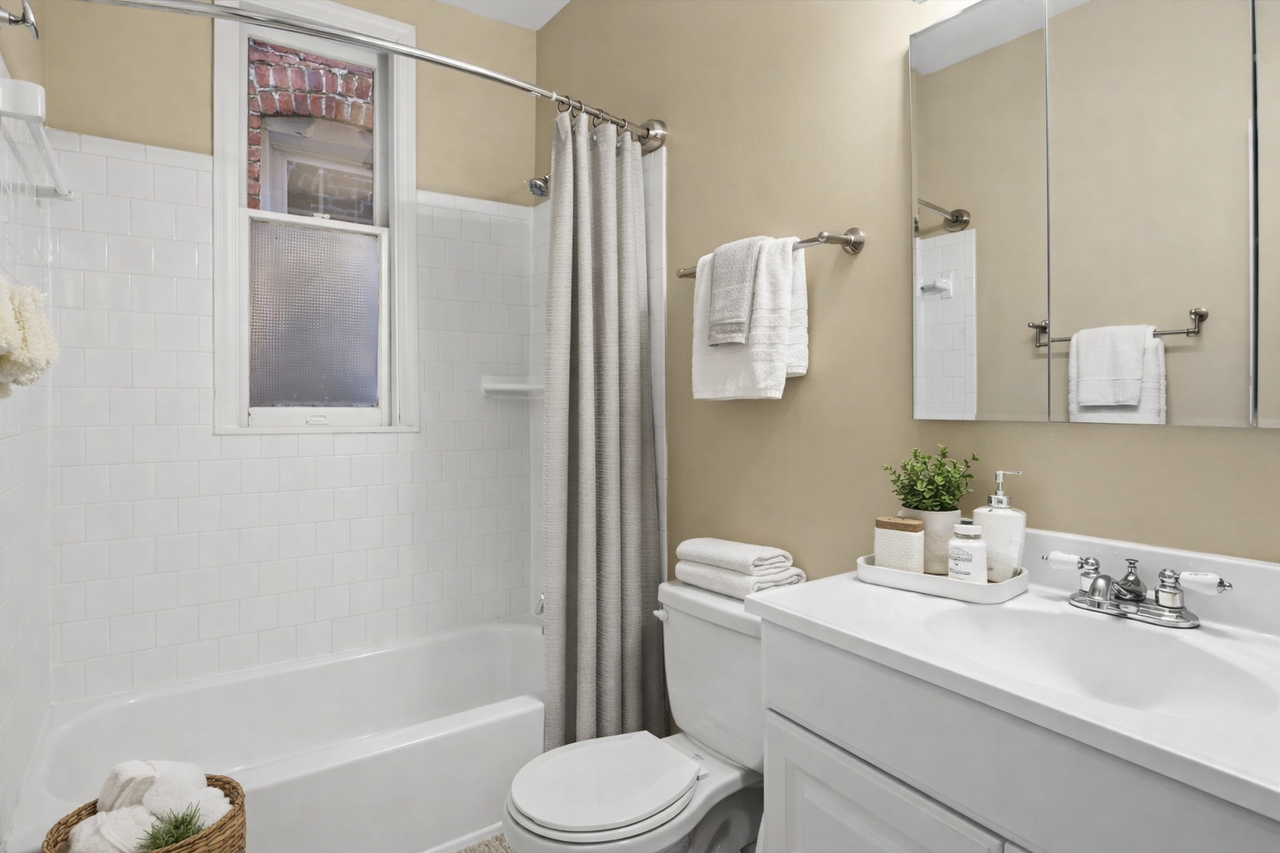 3138 O St Nw #1-2 - Photo 7 of 11