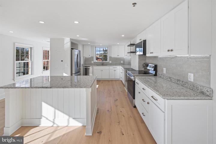 323 S Washington St #2 - Photo 4 of 10