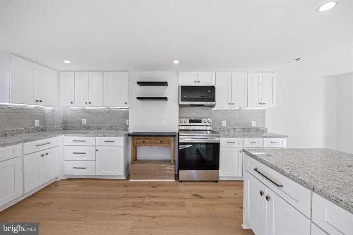 323 S Washington St #2 - Photo 5 of 10