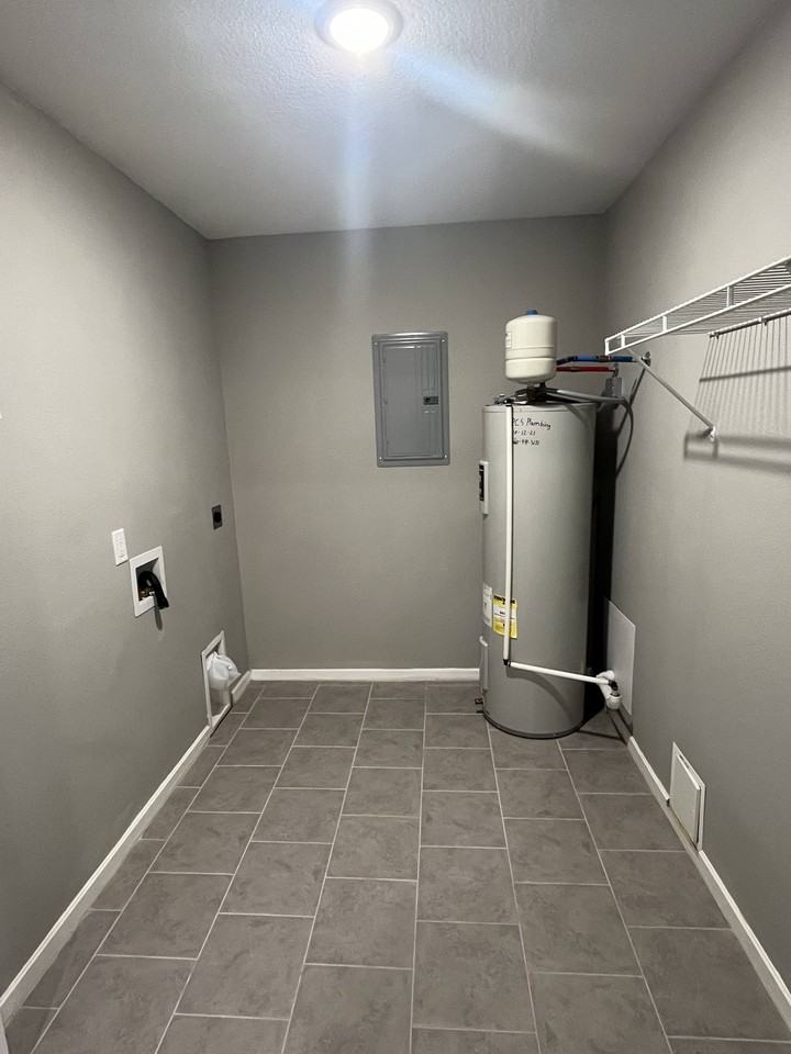 511 N Main St #B - Photo 6 of 14