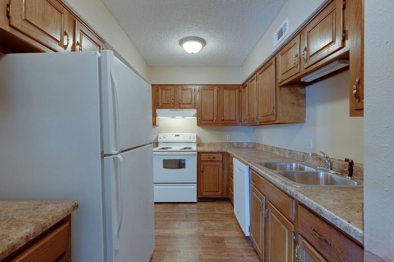 Aragon Apartments - Photo 7 of 50