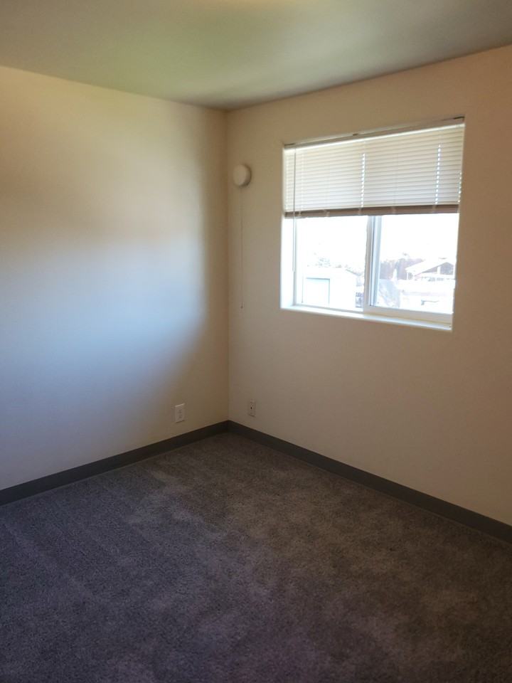 4285 River Rd #1 - Photo 5 of 9